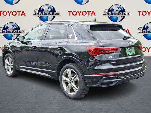 2022 Audi Q3 45 S line Premium