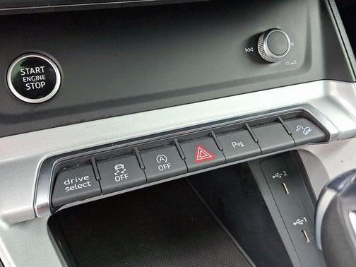 2022 Audi Q3 45 S line Premium
