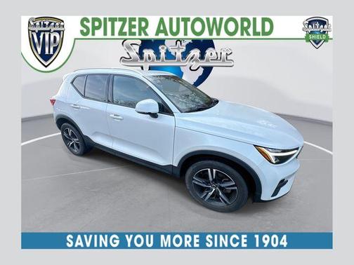2023 Volvo XC40 B5 Core