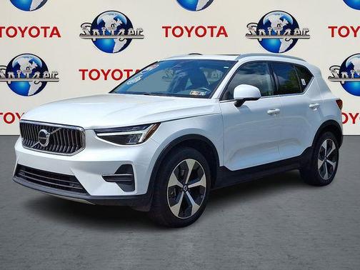 2024 Volvo XC40 B5 Core