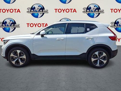 2024 Volvo XC40 B5 Core