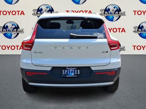 2024 Volvo XC40 B5 Core