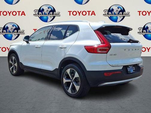 2024 Volvo XC40 B5 Core