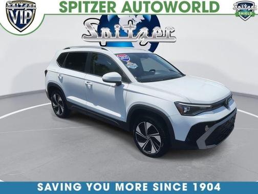 Pure White 2025 Volkswagen Taos 1.5T SE