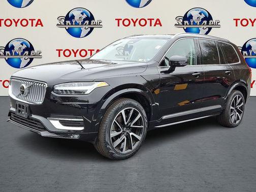 2023 Volvo XC90 B5 Plus