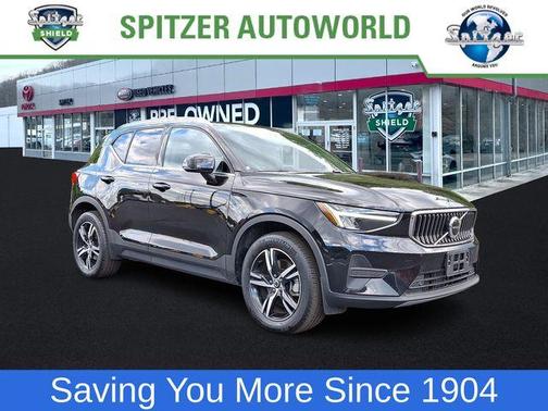 2025 Volvo XC40 B5 Core Bright Theme