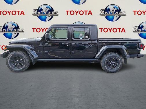 2022 Jeep Gladiator Sport
