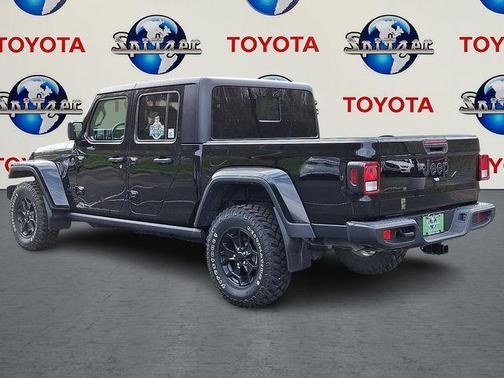 2022 Jeep Gladiator Sport