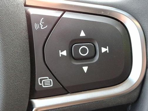 2024 Volvo S60 B5 Core Dark Theme