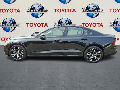 2024 Volvo S60 B5 Core Dark Theme