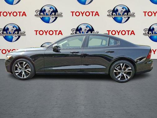 2024 Volvo S60 B5 Core Dark Theme