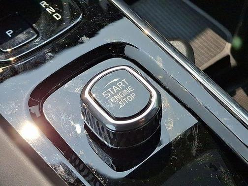 2024 Volvo S60 B5 Core Dark Theme