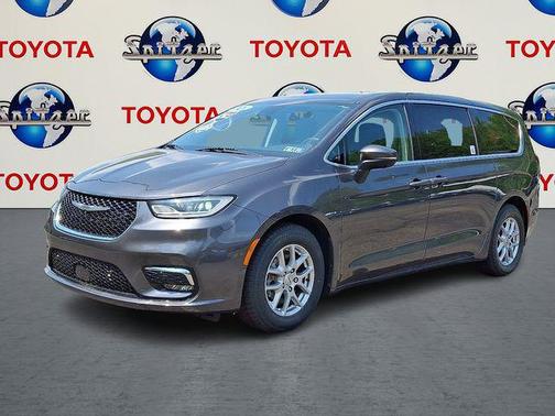 2023 Chrysler Pacifica Touring-L