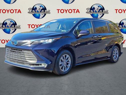 2023 Toyota Sienna XLE