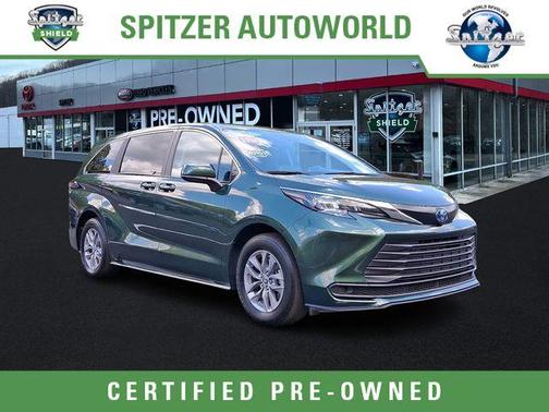 2024 Toyota Sienna LE