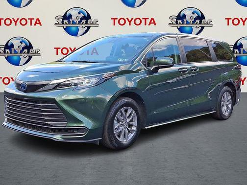 2024 Toyota Sienna LE