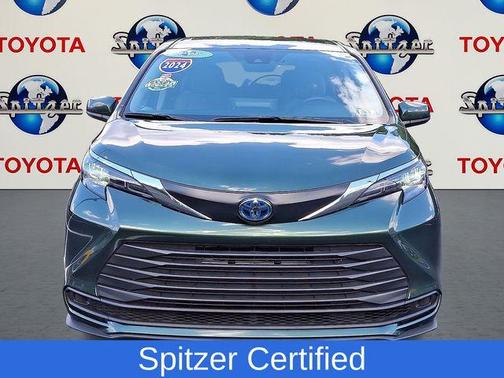 2024 Toyota Sienna LE