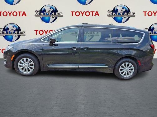 2019 Chrysler Pacifica Touring-L