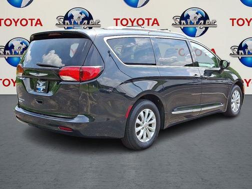 2019 Chrysler Pacifica Touring-L