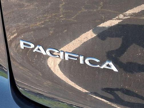 2019 Chrysler Pacifica Touring-L