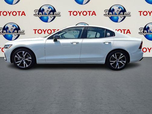 2025 Volvo S60 B5 Core