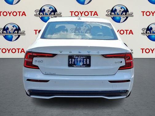 2025 Volvo S60 B5 Core