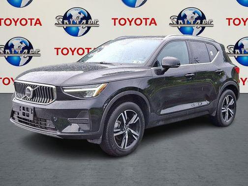 2025 Volvo XC40 B5 Core Bright Theme
