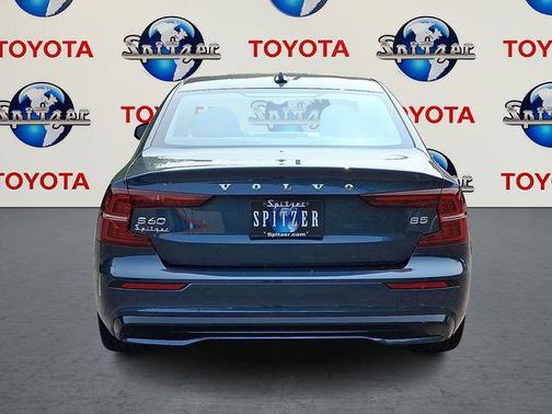 2024 Volvo S60 B5 Core Dark Theme