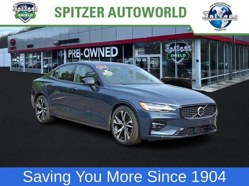 2024 Volvo S60 B5 Core Dark Theme