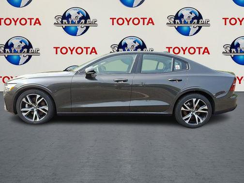 2024 Volvo S60 B5 Core Dark Theme