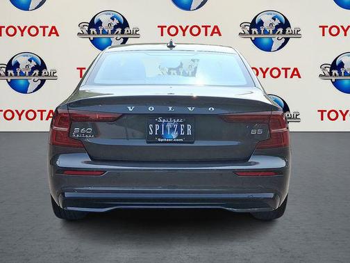 2024 Volvo S60 B5 Core Dark Theme