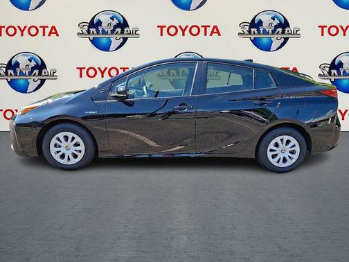 2022 Toyota Prius LE
