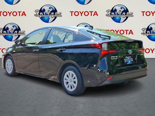 2022 Toyota Prius LE