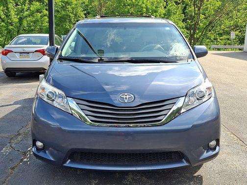 2013 Toyota Sienna XLE