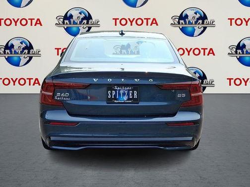 2024 Volvo S60 B5 Core Dark Theme