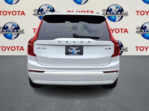 2024 Volvo XC90 B5 Plus Bright Theme