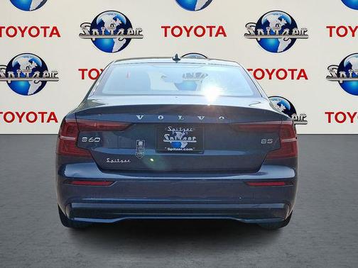 2024 Volvo S60 B5 Core Dark Theme