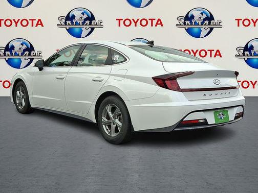 2022 Hyundai SONATA SE