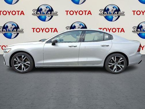 2024 Volvo S60 B5 Core Dark Theme