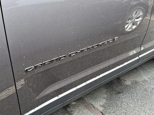 2022 Jeep Grand Cherokee L Laredo