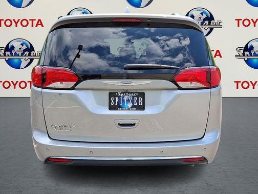 2018 Chrysler Pacifica Touring-L