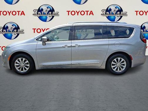 2018 Chrysler Pacifica Touring-L