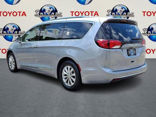 2018 Chrysler Pacifica Touring-L
