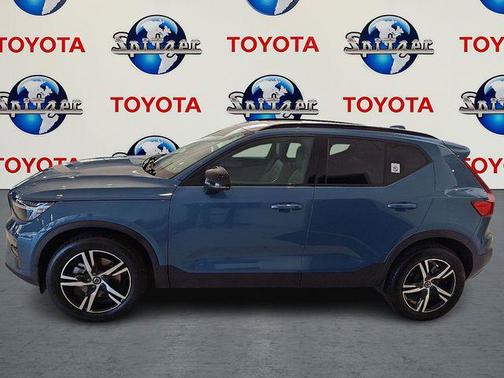 2024 Volvo XC40 B5 Core