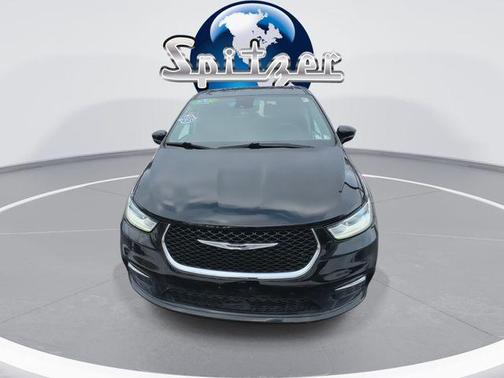 2024 Chrysler Pacifica Touring-L