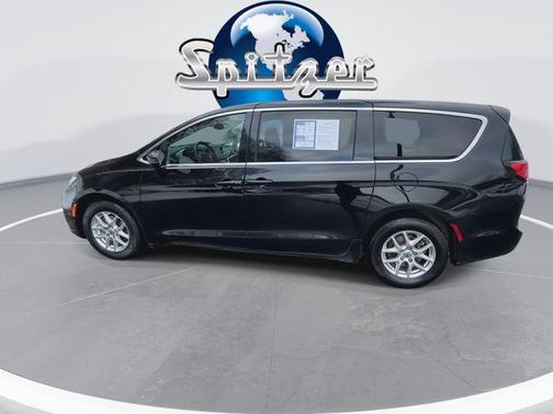 2024 Chrysler Pacifica Touring-L