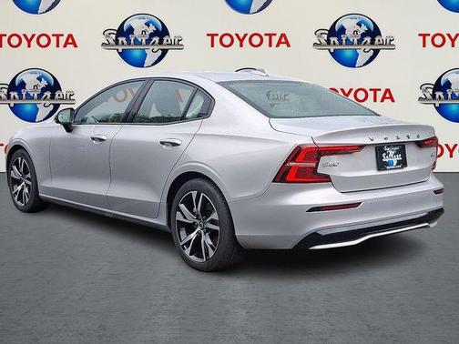 2024 Volvo S60 B5 Core Dark Theme