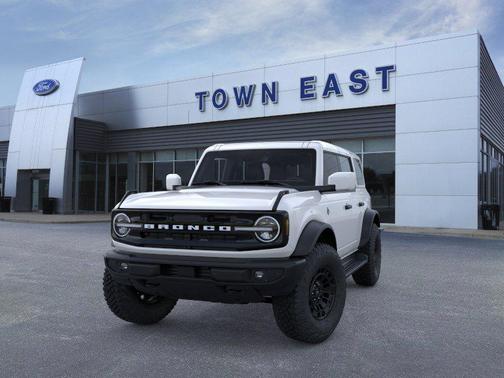 Oxford White 2026 Ford Bronco Outer Banks