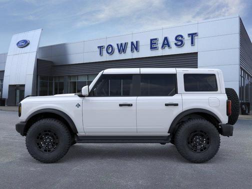 Oxford White 2026 Ford Bronco Outer Banks