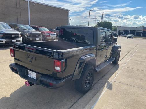 2023 Jeep Gladiator Sport